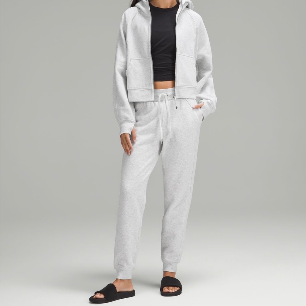 Lululemon scuba  JOGGER  SZ 4 Ultra light gray sweatpant